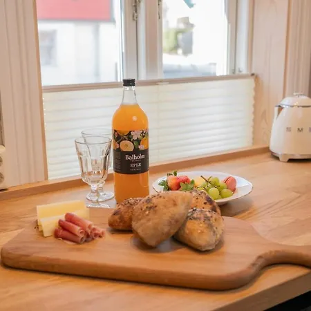 Apartmán Unique Wooden House, Cozy Outdoor Area, Downtown *