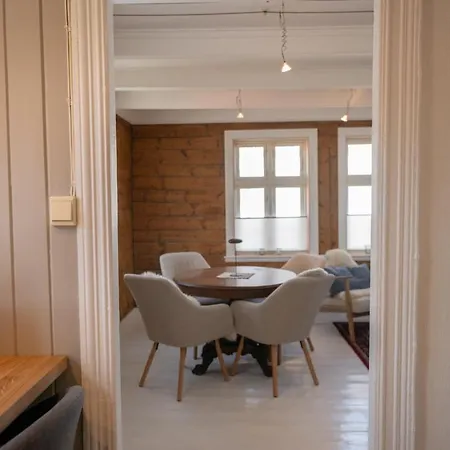 公寓 Unique Wooden House, Cozy Outdoor Area, Downtown