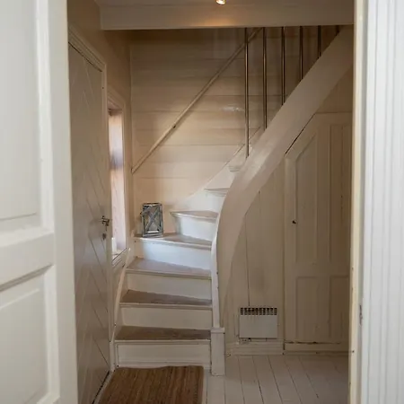 Unique Wooden House, Cozy Outdoor Area, Downtown Apartmán *