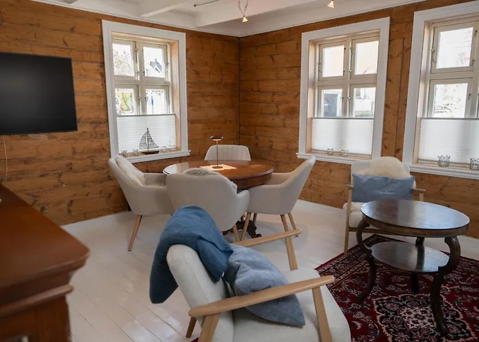 Unique Wooden House, Cozy Outdoor Area, Downtown Appartement Stavanger