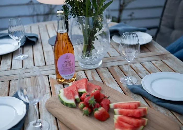 公寓 Unique Wooden House, Cozy Outdoor Area, Downtown *