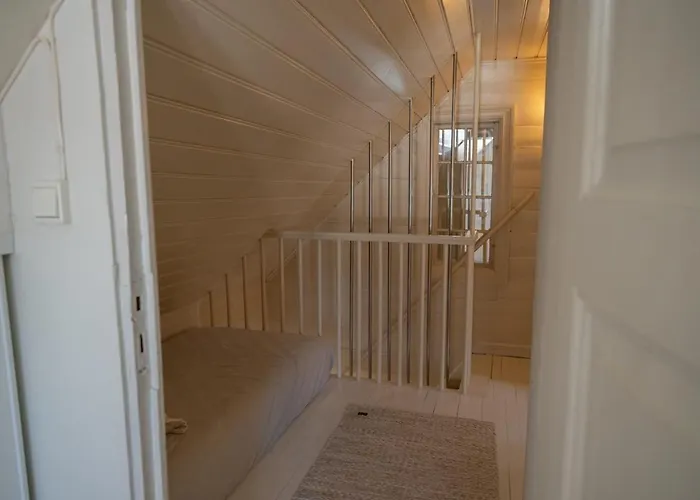 Unique Wooden House, Cozy Outdoor Area, Downtown Appartement *