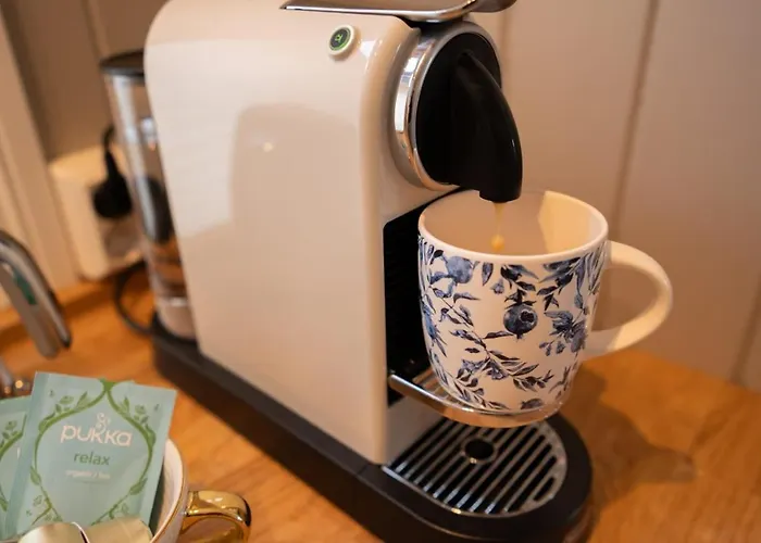 Unique Wooden House, Cozy Outdoor Area, Downtown