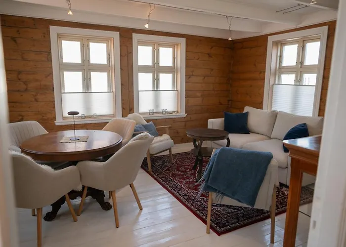 Unique Wooden House, Cozy Outdoor Area, Downtown * Stavanger